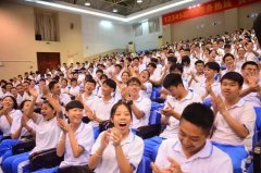 让泛博学生立体式感触感染学校食物平安的主要